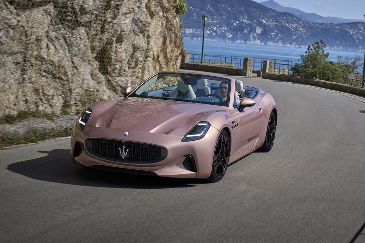 Descubre la elegancia y potencia del Maserati GranCabrio Folgore