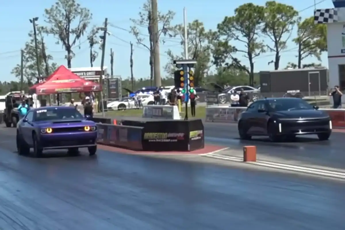 ¡Increíble enfrentamiento en la pista! Lucid Air Sapphire vs Dodge Demon 170