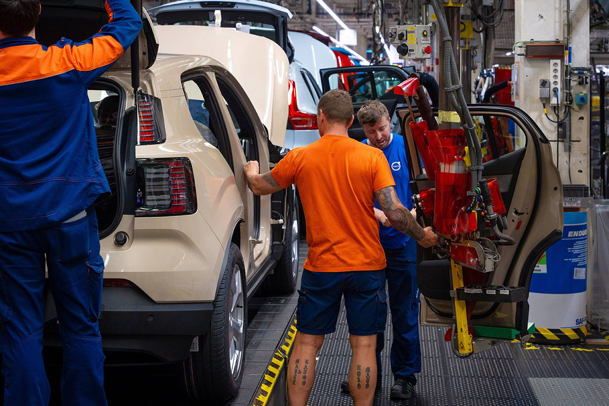 Aranceles y su Impacto en la Industria Automotriz: ¿Un Mundo en Reversa?