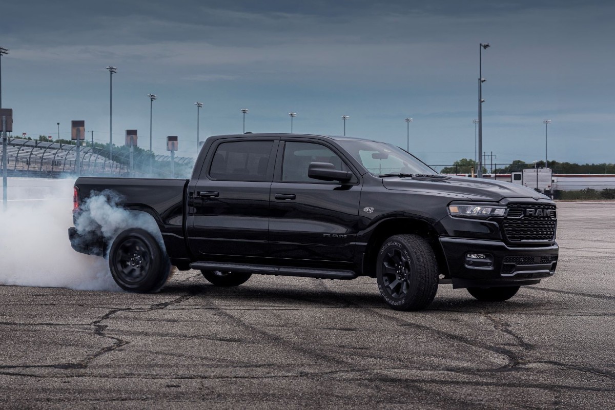 ¡Poder V8! El Hemi deslumbra con más de 10,000 pedidos en un solo día
