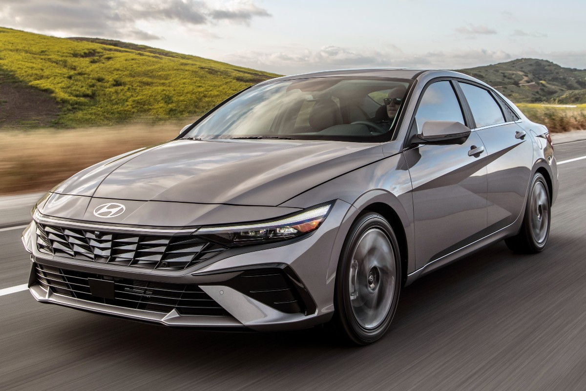 Hyundai Elantra Limited 2025: La revolución híbrida que estabas esperando